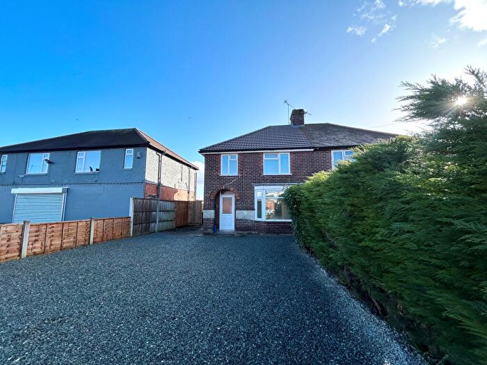 3 Bedroom House To Rent In Burton Road, Branston, DE14