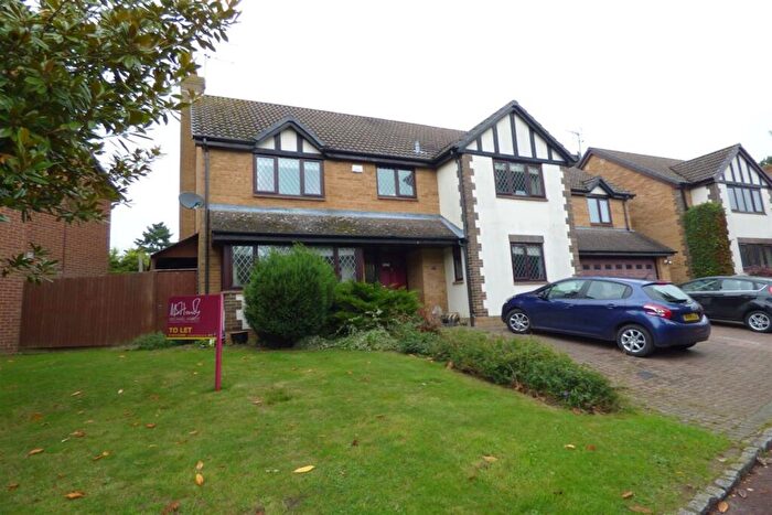 5 Bedroom Detached House To Rent In Almond Close, Barkham, RG41