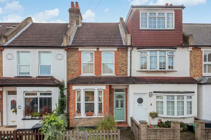 2 Bedroom Terraced House To Rent In Victoria Road, Bromley, BR2