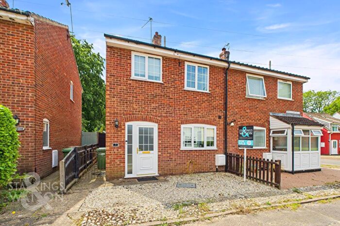 3 Bedroom Semi-Detached House For Sale In Woodland Walk, Buxton, Norwich, NR10