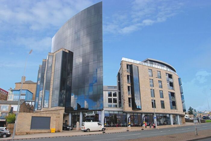 1 Bedroom Flat To Rent In The Gatehaus Leeds Road, Bradford, West Yorkshire, BD1