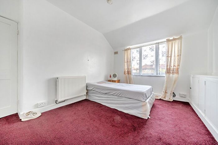 3 Bedroom End Terrace House For Sale In Eltham Green Road, Eltham, SE9
