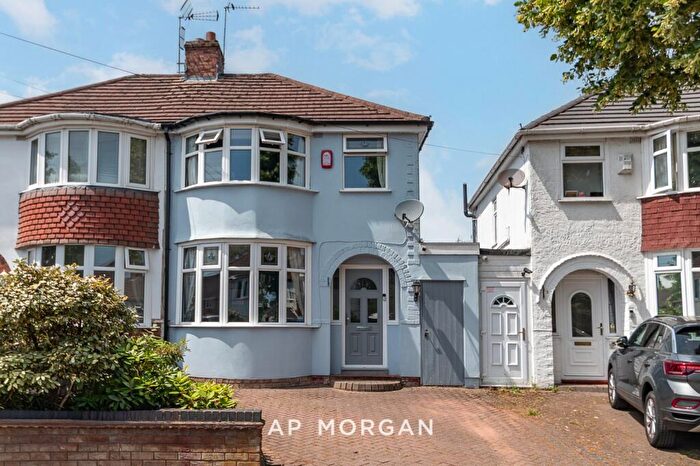 3 Bedroom Semi Detached House For Sale In Irwin Avenue, Rednal, Birmingham, West Midlands, B45