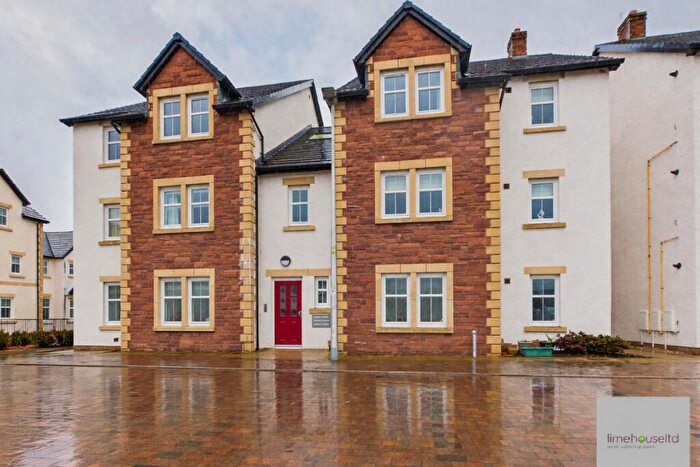 2 Bedroom Flat For Sale In Loaningdale Avenue, Biggar, ML12