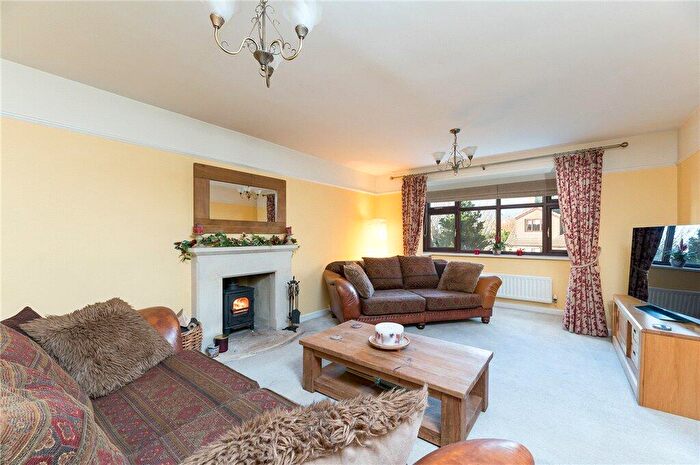 4 Bedroom Detached House For Sale In Spring View, Gildersome, Morley, Leeds, LS27