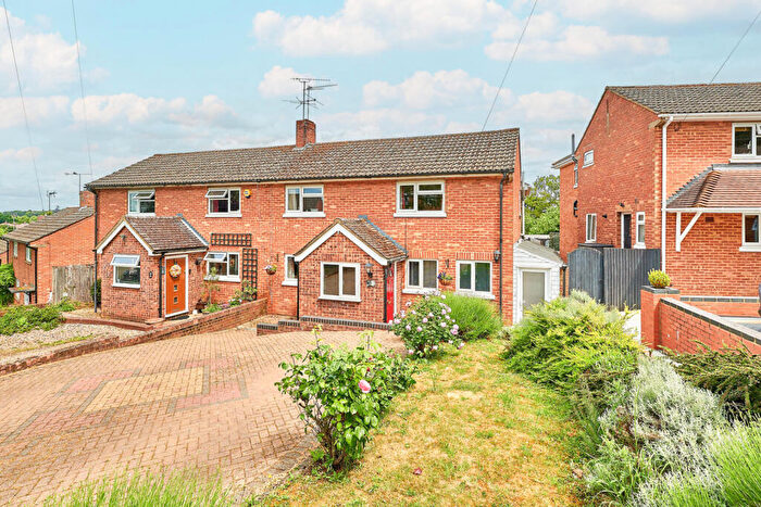 4 Bedroom Semi-Detached House For Sale In Corner Wood, Markyate, St. Albans, Hertfordshire, AL3
