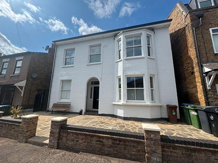 1 Bedroom Flat To Rent In Clarendon Road, E17