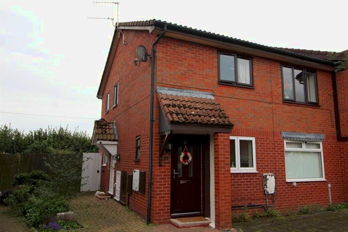 2 Bedroom Flat To Rent In Minshall Place, Oswestry, SY11