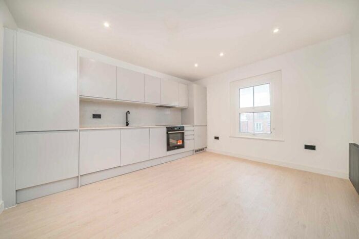 1 Bedroom Flat To Rent In Surbiton Road, Kingston Upon Thames, KT1