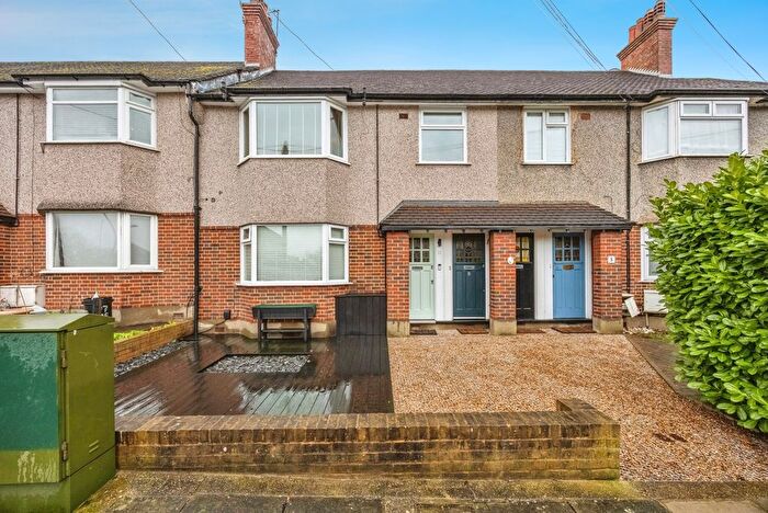 2 Bedroom Maisonette For Sale In Recreation Way, Mitcham, CR4