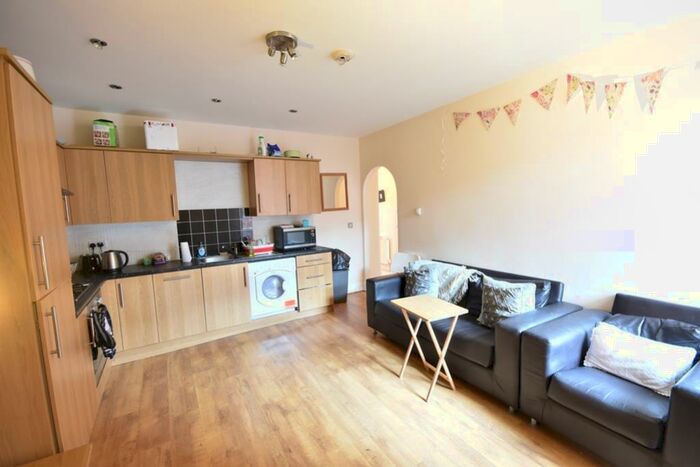 3 Bedroom Ground Flat To Rent In Cavendish Road, Jesmond, NE2