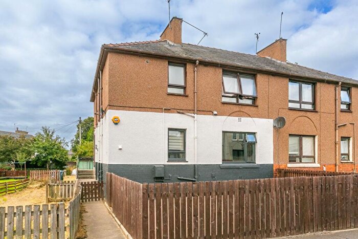 2 Bedroom Flat For Sale In Cardross Crescent, Broxburn, EH52
