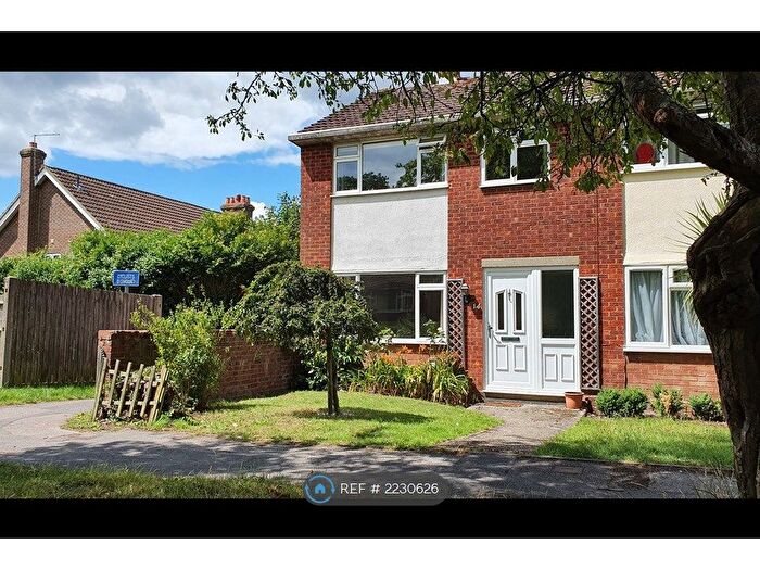 3 Bedroom End Of Terrace House To Rent In Middlefield, Farnham, GU9