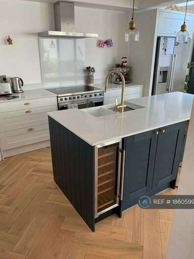 3 Bedroom Semi-Detached House To Rent In Kingslyn Crescent, London, SE19