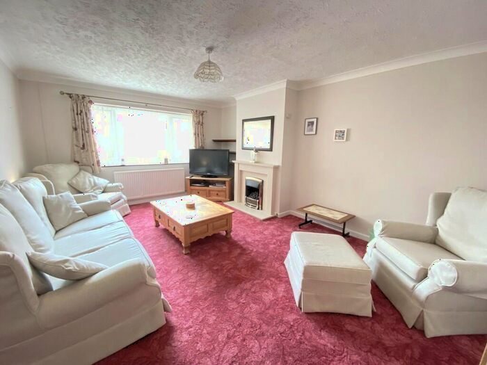 3 Bedroom Detached Bungalow For Sale In Fairfield Close, Mundesley, NR11