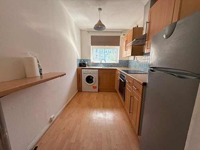 1 Bedroom Flat To Rent In Flat, Canning Crescent, London, N22