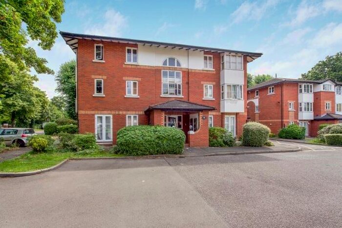 1 Bedroom Flat To Rent In Beechwood Grove, Acton, W3