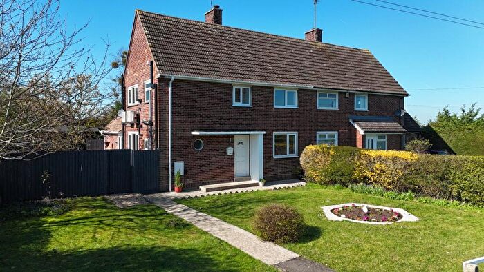 3 Bedroom Semi-Detached House For Sale In Lime Tree Avenue, Market Deeping, Peterborough, PE6