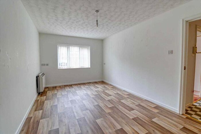 1 Bedroom Apartment For Sale In Westcliff Court, Clacton On Sea, CO15