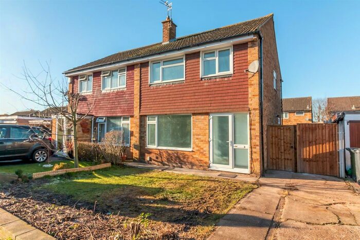 3 Bedroom Semi-Detached House To Rent In Darlton Drive, Arnold, Nottingham, NG5