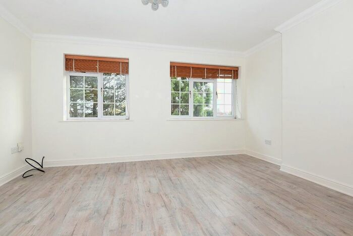 1 Bedroom Flat To Rent In St. Leonards Road, Windsor, SL4