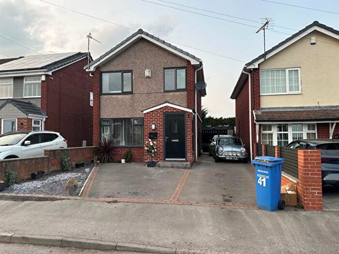 3 Bedroom Detached House For Sale In Derwent Drive, Chapeltown, Sheffield, S35