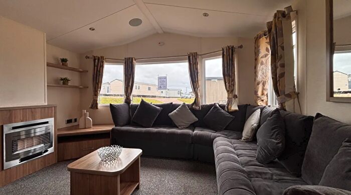 2 Bedroom Mobile/park Home For Sale In Lossiemouth, IV31