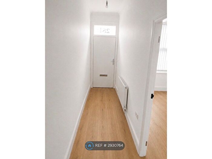 3 Bedroom Terraced House To Rent In Blackburn Road, Rossendale, BB4