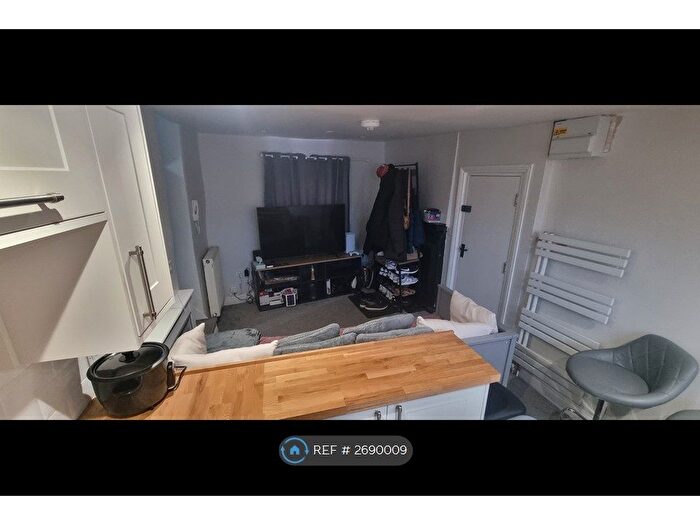 1 Bedroom Flat To Rent In Causeway, Bicester, OX26