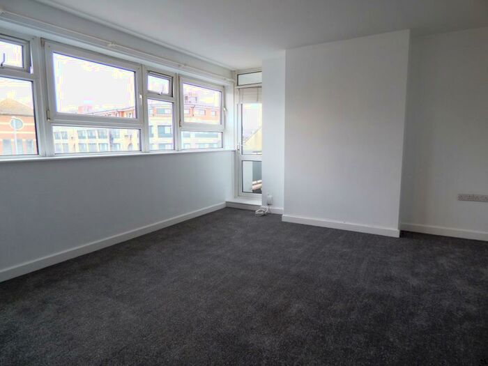 2 Bedroom Flat To Rent In Gladys Avenue, North End, PO2