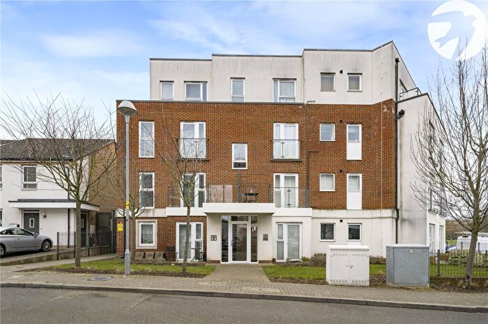 2 Bedroom Flat For Sale In Alcock Crescent, Crayford, Kent, DA1