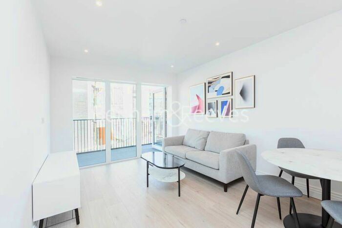 2 Bedroom Flat To Rent In Filmworks Walk, Ealing, W5