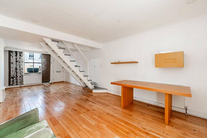 2 Bedroom End Of Terrace House To Rent In Green Lane, Stanmore, HA7