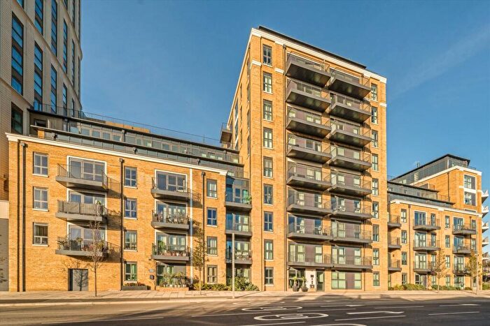 3 Bedroom Flat To Rent In Wheatfield Way, Kingston Upon Thames, KT1