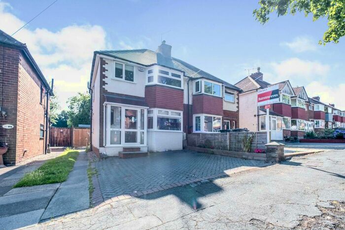 3 Bedroom House To Rent In Olton Croft, Acocks Green, B27