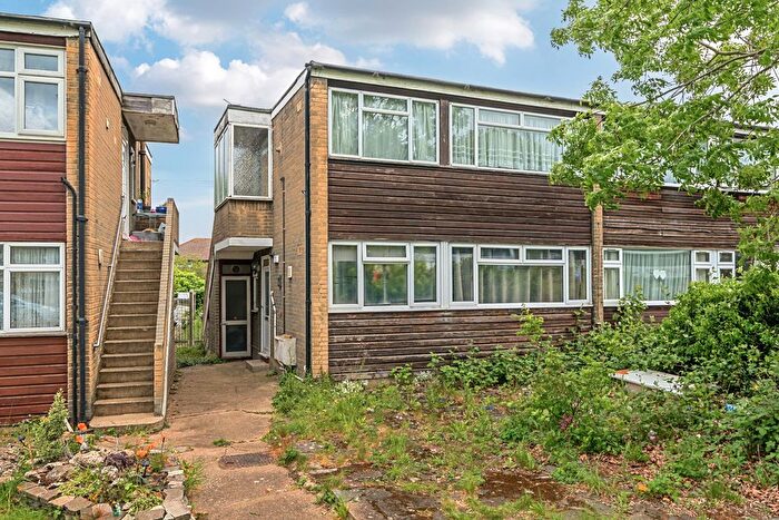 2 Bedroom Flat For Sale In Baring Road, Grove Park, London, SE12