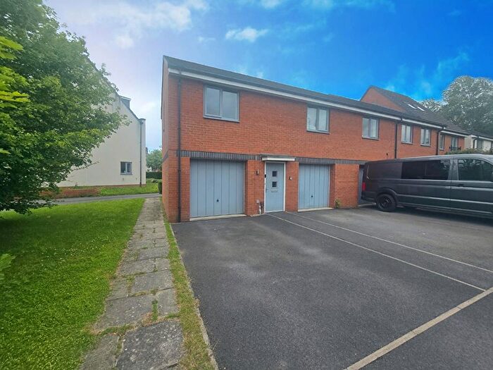 2 Bedroom Maisonette For Sale In Paton Way, Darlington, DL1