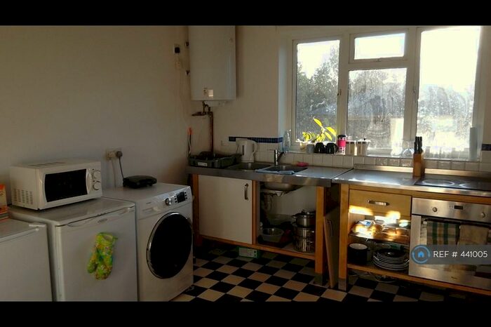 1 Bedroom Bungalow To Rent In House Lane, St Albans, AL4