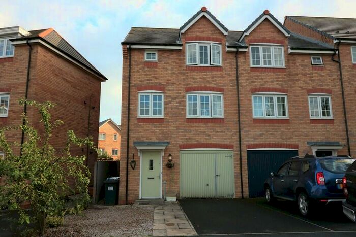 5 Bedroom Town House To Rent In Sycamore Drive, Wesham, Preston, PR4