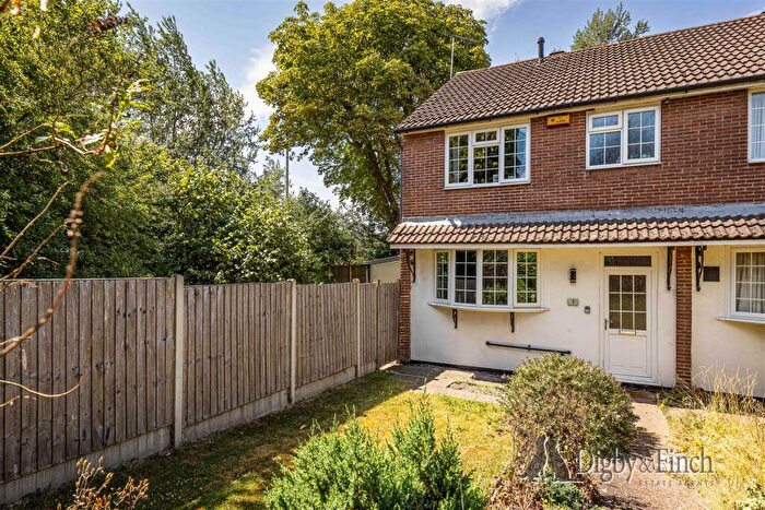 3 Bedroom Semi Detached House For Sale In Cherrytree Close, Radcliffe-On-Trent, Nottingham, NG12