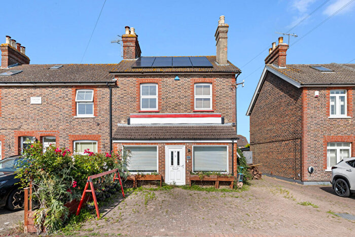 4 Bedroom Semi-Detached House For Sale In Ref: Gk - Reigate Road, Hookwood, RH6