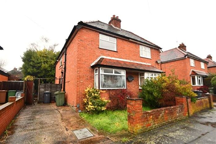 3 Bedroom Semi Detached House For Sale In Baden Road, Guildford, GU2