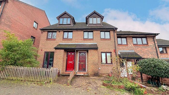 2 Bedroom Maisonette For Sale In Vellum Drive, Carshalton, Surrey, SM5