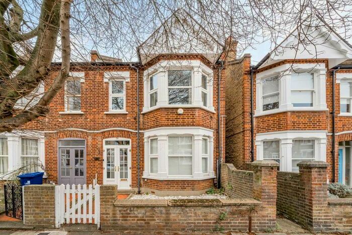 5 Bedroom Property To Rent In Deans Road, London, W7