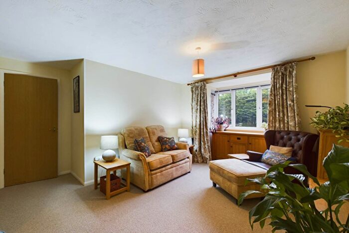 2 Bedroom Flat For Sale In Alexandra Road, Old Town, HP2