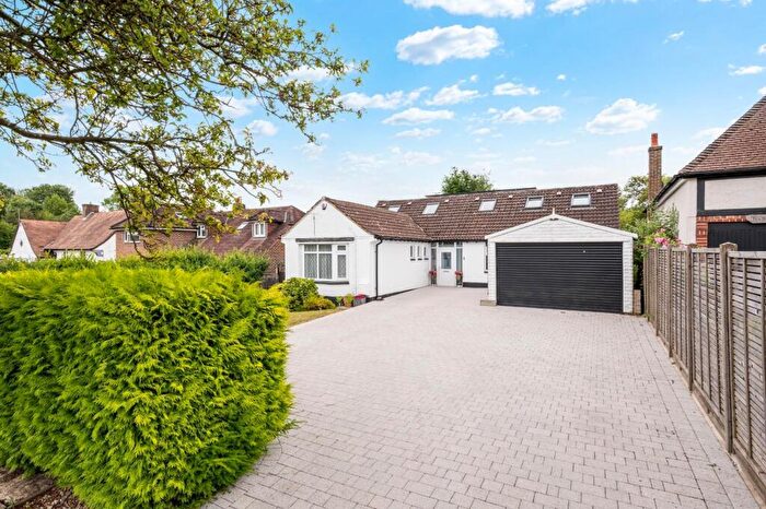 4 Bedroom Detached House For Sale In Shawley Way, Epsom, KT18