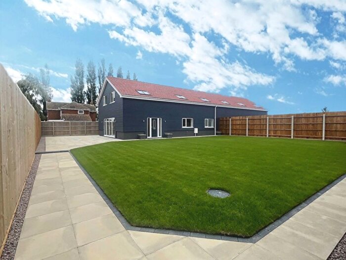 4 Bedroom Barn Conversion For Sale In Cock Bank, Peterborough, PE7