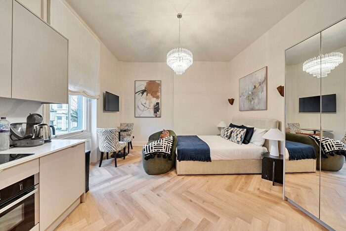 Studio To Rent In Penywern Road, Earls Court, London, SW5