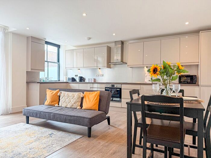 1 Bedroom Flat To Rent In City Of Canterbury, CT1