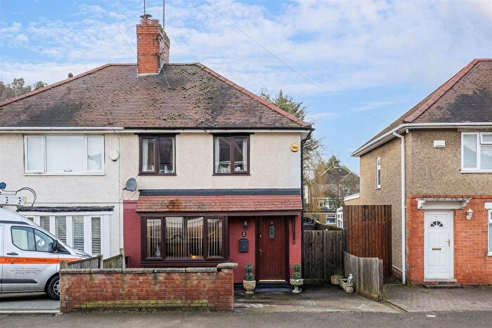 3 Bedroom Semi Detached House For Sale In Waverley Road, Kettering, NN15